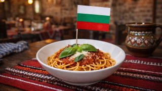 Малките местни ресторанти с локална храна страдат и изнемогват