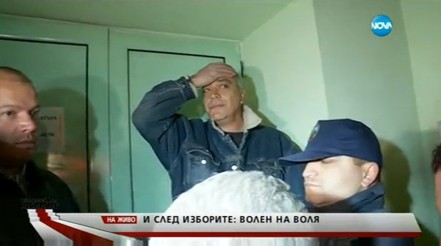 Волен Сидеров притисна във фоайето служител на НАТФИЗ с обвинения, че бил "ГЕРБер"