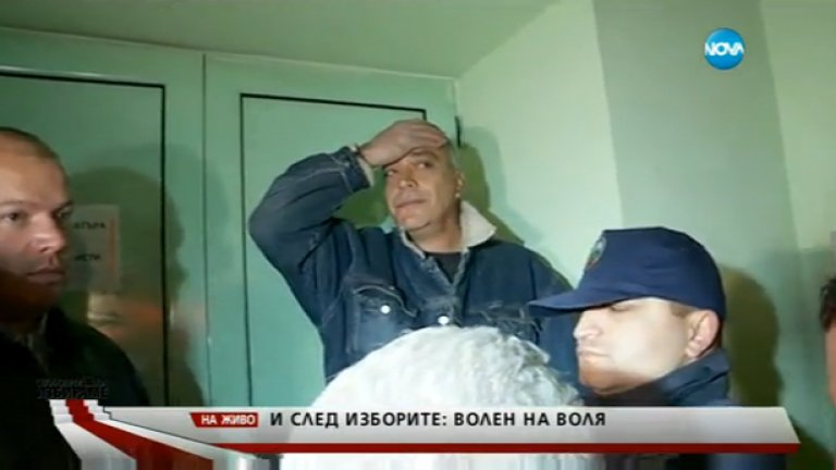 Волен Сидеров притисна във фоайето служител на НАТФИЗ с обвинения, че бил "ГЕРБер"