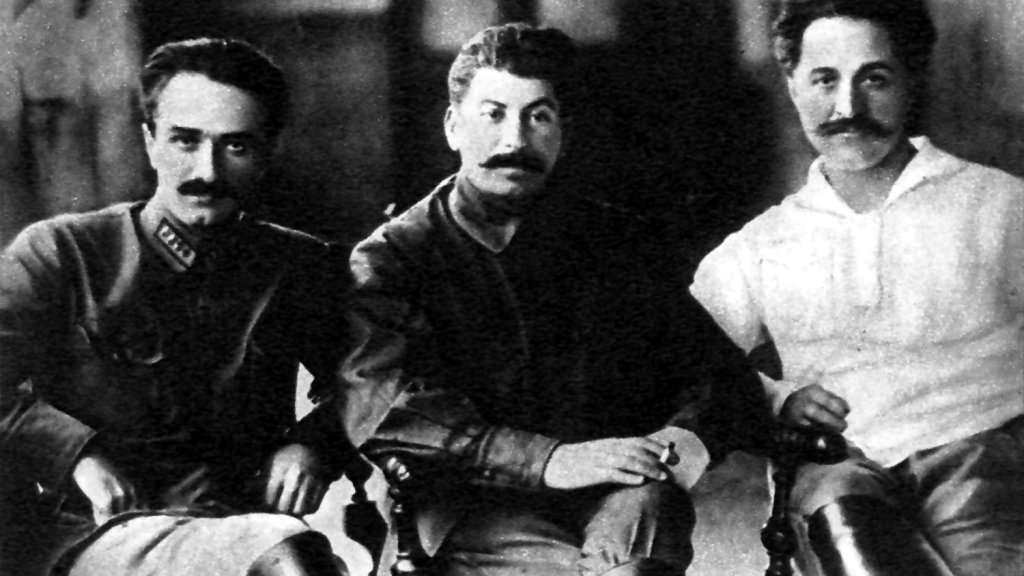 Ordzhonikidze,_Stalin_and_Mikoyan,_1925