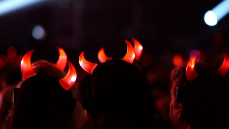 Ако направите, да кажем, неонацистка страница, можете да кандидатствате по Оперативна програма "Развитие на човешките ресурси", защото по такива места ресурсите на човека не са развити особено.