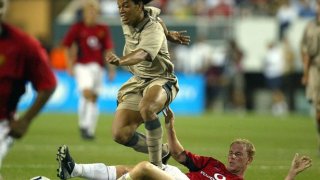 Роналдиньо остана пет години в Барселона, а по време на периода си на "Камп Ноу" според мнозина беше най-добрият в света. Както и ментор на Лионел Меси.