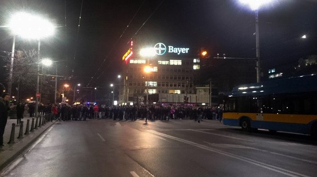 Полицаи блокираха София, спряха трафика по АМ "Тракия"