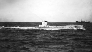 USS_R-14_underway