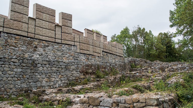 Визуализация на крепостта "Кракра" в Перник за 6 милиона лева, която дори Божидар Димитров определи като несполука