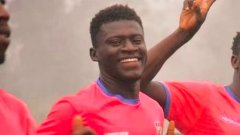 21-годишен футболист почина по време на мач