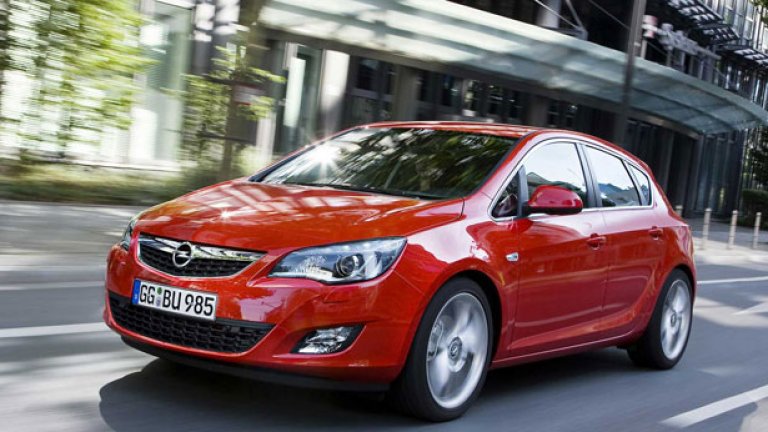 Новият Astra дърпа напред продажбите на Opel