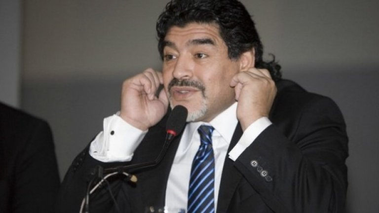 "Той е крадец! Онзи другият, Платини, също е крадец. А мястото на крадците е в затвора!".
Диего Марадона за шефовете на ФИФА и УЕфА след разкритията за корупция.