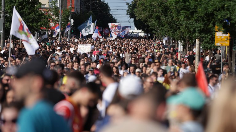 Масови протести в Белград: Демонстрантите искат нови избори