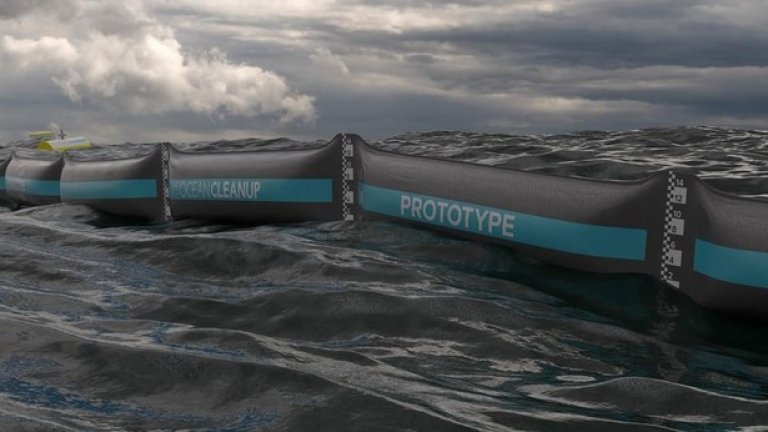 Технология за изчистване на океаните
След цели пет години проучвания, създаване на идеята и построяване на прототип, технологията за почистване на океаните на холандския предприемач Боян Слат вече е реалност. Устройството се нарича Boomy McBoomface и вече е пуснато в употреба, благодарение на финансиране на проекта с повече от 10 млн. долара. Това устройство плава покрай бреговете, като имитирайки брегова линия, събира замърсяванията и боклуците, изхвърляни от океана. 
