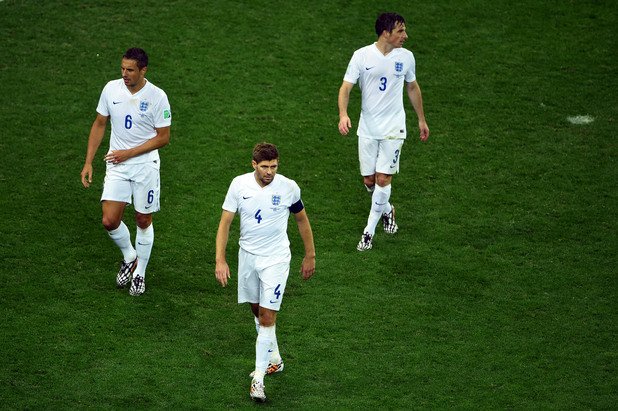 9. Капитан на Англия
Рой Ходжсън поверява капитанската лента на Стивън Джерард за Евро 2012.