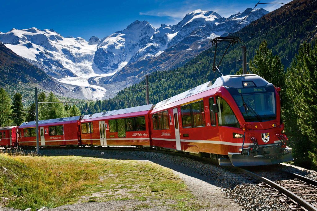 swissrailwayscom_panoramazug_berninaexpress_sommer_3
