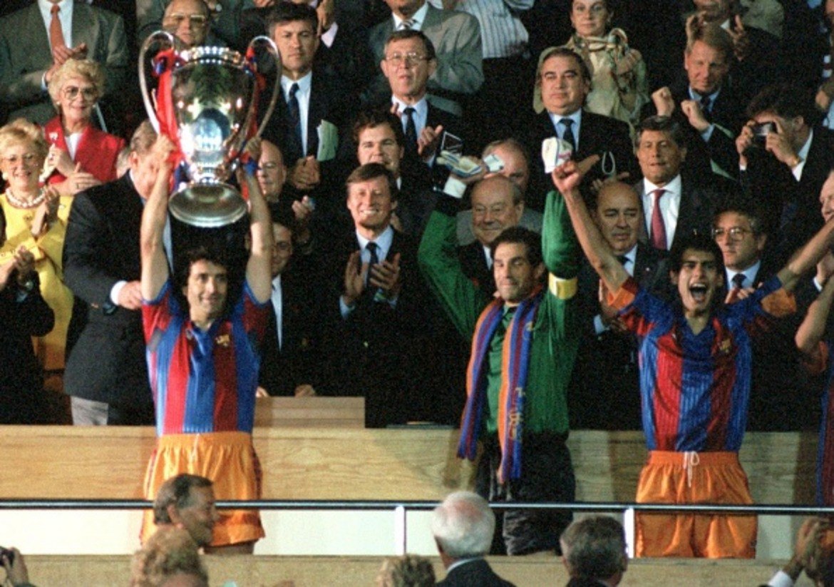 Хуан Карлос
Прекара три години в Барселона (1991 – 1994 г.), като и в трите спечели титлата в Примера. Левият бек бе част от първия европейки триумф през 1992 г., но бе на пейката при съкрушителната загуба с 0:4 от Милан на финала две години по-късно. Започна и приключи кариерата си на футболист във Валядолид, а наскоро се завърна като директор в клуба.