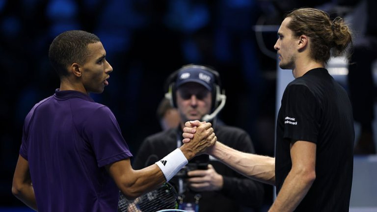 Оже-Алиасим надигра Зверев и достигна до полуфиналите в Торино