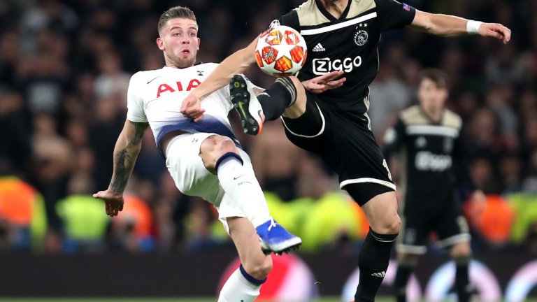 На Аякс и Тотнъм им се налага да търпят безкрайни антисемитски обиди през годините, макар че всъщност много малка част от тяхната публика е от еврейски произход