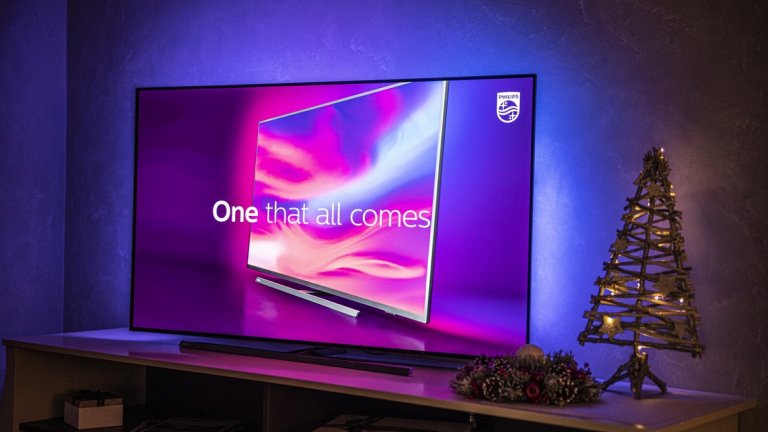 55-инчовият телевизор, който пренася киното в дома ви