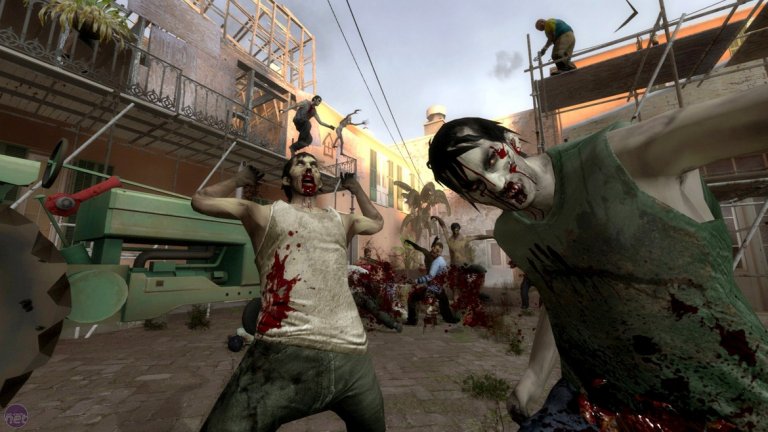 Left 4 Dead 2 (PC, PS3, Xbox 360)
Може би с изключение на нацистите, едва ли има друга група персонажи, по които целокупната геймърска общност да стреля с такава наслада. Зомбитата са навсякъде – филми, сериали, комикси, видеоигри – и в последните години се поизтъркаха. Не и в Left 4 Dead 2 обаче; още в началната анимация един от героите е сграбчен от няколко зомбита точно преди да влезе в асансьор. Работата му изглежда спукана, но в следващия миг друг от „Оцелелите” спасява положението с огромна резачка, която преминава през крайниците на зомбитата като нож през масло. Така с гръм и трясък, само година след дебюта на първата част през 2008 г., Left 4 Dead 2 дойде с нови герои, врагове, локации и оръжия. 
Въпреки че спокойно може да я играете и сами, именно при играта в мултиплейър си проличава кооперативният характер на Left 4 Dead 2. Комуникацията между партньорите и правилната координация на действията е от ключово значение. Безспорно по-атрактивната игра е със заразените, тъй като ще може да изпробвате специалните умения на отделните видове и на тяхната база да съградите успешната тактика. И до днес играта си остава обичано онлайн заглавие, а покрай Хелоуин като нищо активността може да бъде по-висока от обичайното.