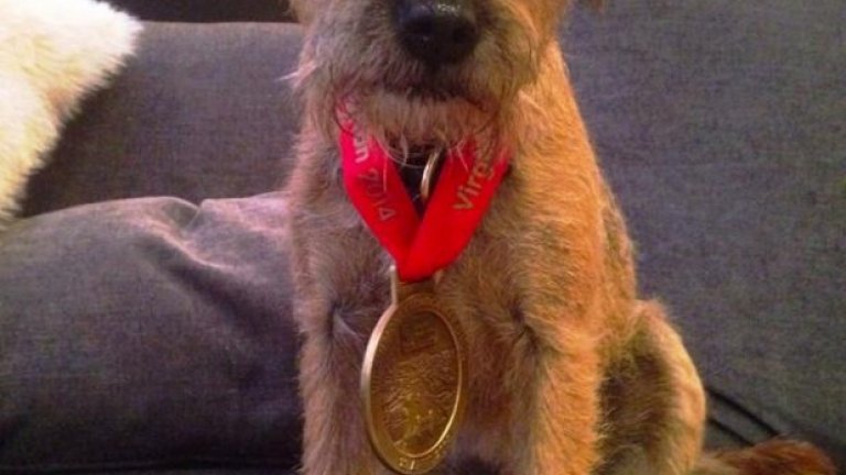 Маги Мей с медала на Мъри от олимпийските игри в Лондон през 2012-а