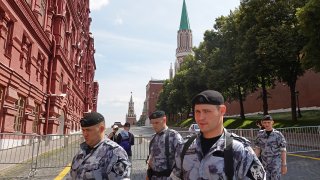 Вдигат блокадите в Москва, а Шойгу се появи за първи път от "марша за справедливост" на Евгений Пригожин