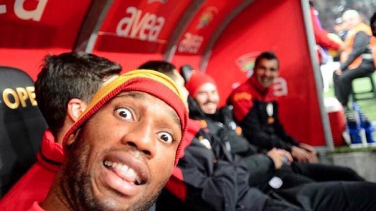 Футболистите също се заразиха