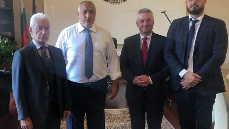 Сидеров и Бареков се появиха в Министерски съвет с премиера Бойко Борисов и чешкия евродепутат Ян Захрадил (Алианс на европейските консерватори и реформисти)