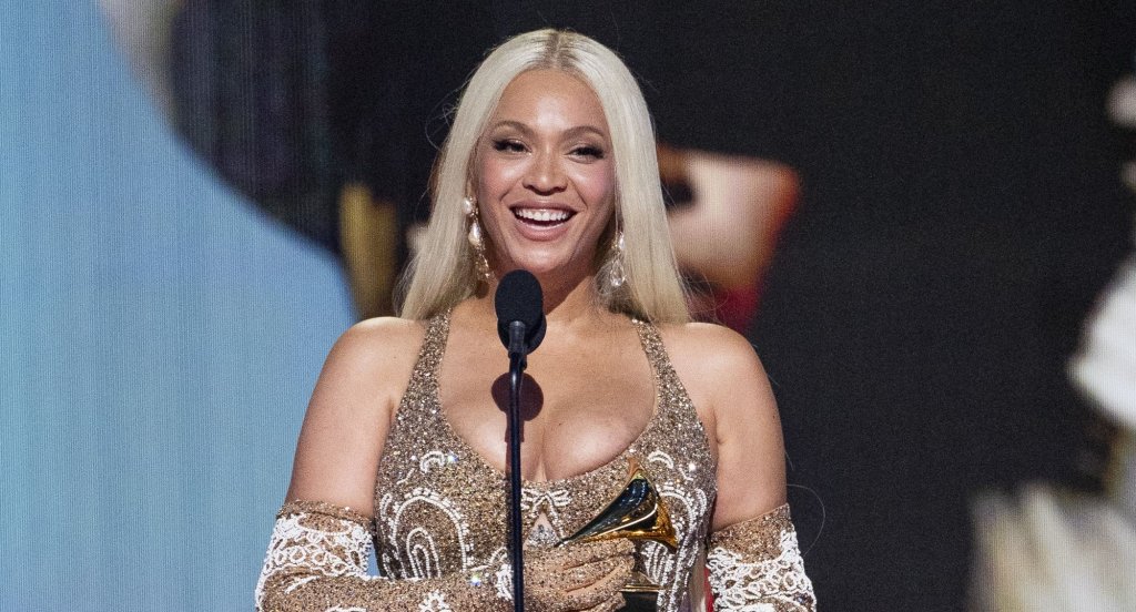 Бионсе 
След Брус Спрингстийн, Тейлър Суифт, Риана и съпруга си Джей Зи - Бионсе стана петият музикант, влязъл в класацията на списание Forbes. 44-годишната знаменитост закръгли състоянието си на 1 милиард долара през 2025 г. след супер успешното си турне Cowboy Carter.