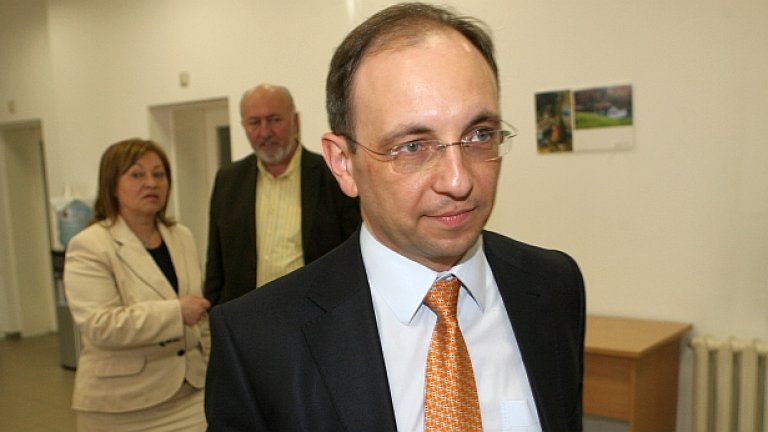 Николай Василев отговаряше за държавната администрация и административната реформа