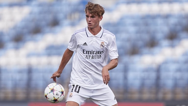 Нико Пас има пет гола в пет мача в младежката Шампионска лига този сезон