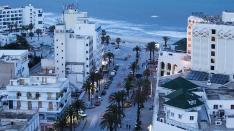 При ислямистката атака в петък на плажа бяха убити 38 души, предимно туристи