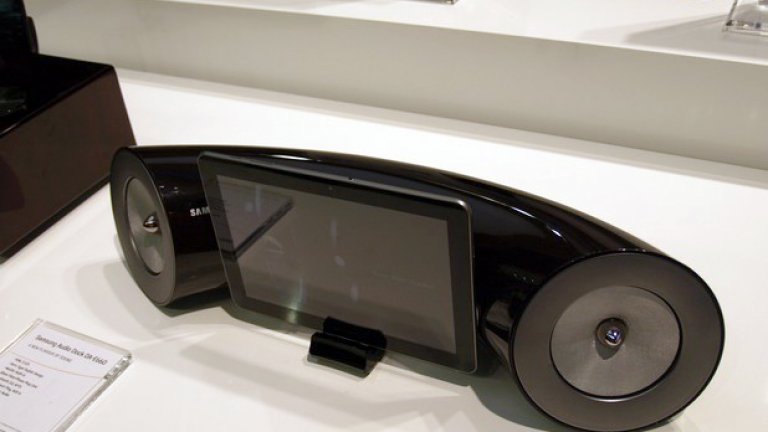 Samsung Audio Dock DA-E660. Като E560, но с 40W, в много тъмно бордо и с нискочестотен високоговорител (англ. "woofer").