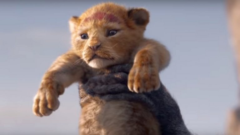 The Lion King
Премиера на: 19 юли
Има хора, които предпочитат да живеят със спомените за златните анимационни филми на Disney и отричат техните "игрални" адаптации. Има обаче и много такива, които нямат против да гледат Аладин от плът и кръв или дигитален Симба. Успехът на игралния "Аладин" (727 милиона долара приходи до момента) доказва това.
С римейкът на "Цар Лъв" вероятно Disney ще ударят още един джакпот, когато покажат (отново) как малкото лъвче е прокудено от дома си и с помощта на верни приятели се връща, за да претендира за узурпирания трон на баща си.
Никой не очаква тази продукция да е провал, напротив - има такива, които смело прогнозират, че това ще е най-финансово успешният филм на Disney за годината (т.е. че ще надмине машината за рекорди Avengers: Endgame в боксофиса).