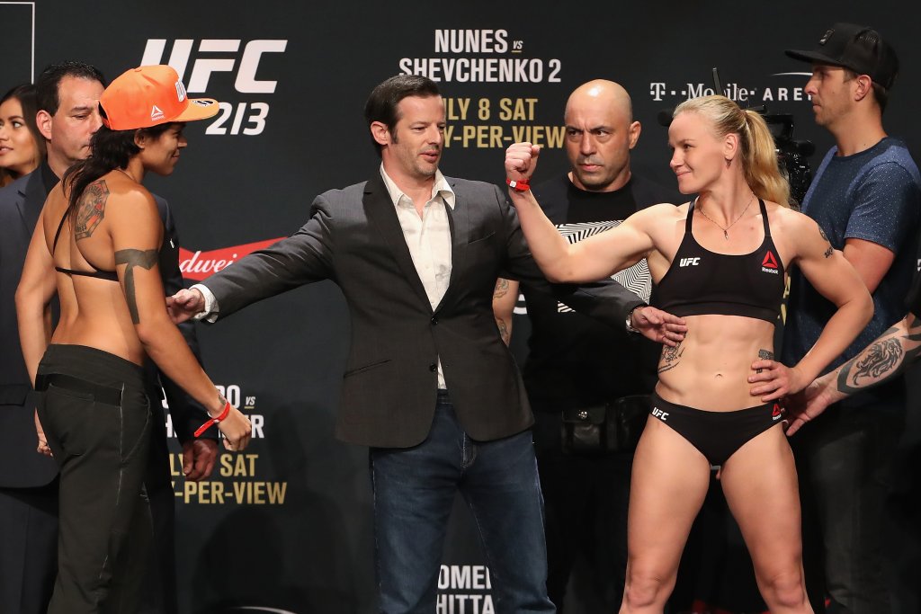 5. Валентина Шевченко 
След първата си загуба в UFC, от Аманда Нуне, Шевченко съсипа Холм и Пеня, за да стане първият претендент за титлата в категорията си. 