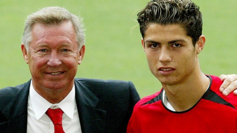 Кристиано Роналдо
18-годишният Кристиано развинтва отбраната на Манчестър Юнайтед в предсезонна контрола през 2003 г. Сър Алекс е толкова впечатлен от младока, че плаща 12.24 млн. паунда за него, а малко по-късно го удостоява с честт да носи фланелката с култовия за Юнайтед №7.