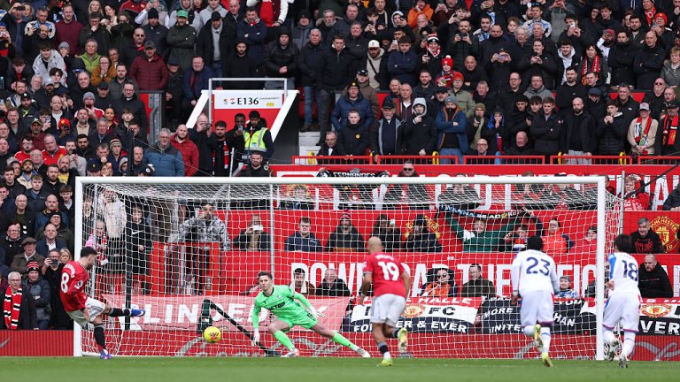 Юнайтед обърна Палас и излезе трети във Висшата лига