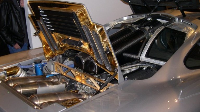 Двигателният отсек на F1 е изолиран със златно фолио