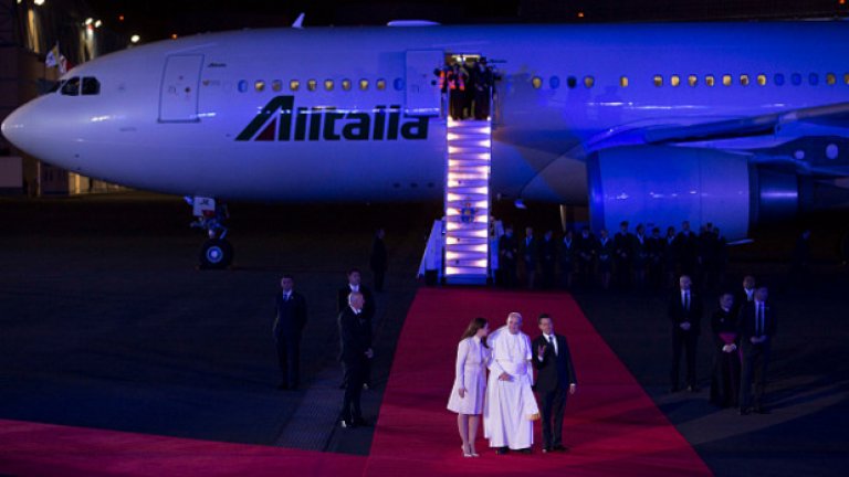 Червеният килим беше разпънат преди дни и по време на посещението на папа Франциск в Мексико