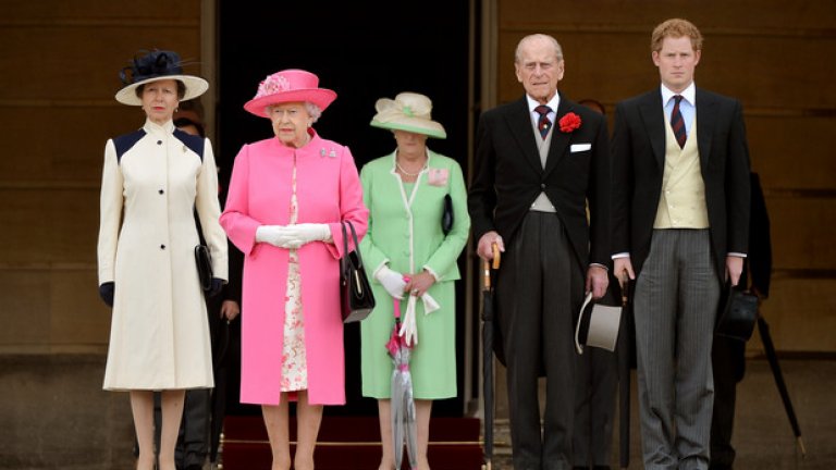 Май 2014, след градинско парти с кралското семейство