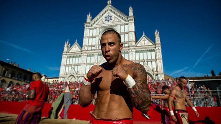 През 2008-а правилата бяха променени и беше забранено участието на криминално проявени и играчи над 40 г.