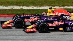 Двамата пилоти на Red Bull Квят и Рикардо намериха място в Топ 3 на свободните тренировки в Сингапур