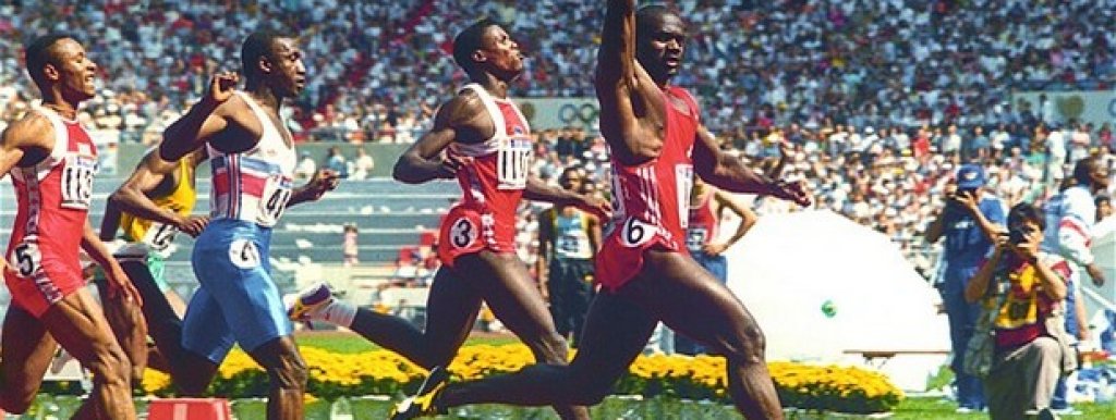 Бен Джонсън
През 1988 Бен Джонсън спечели олимпийския златен медал в Сеул на 100 метра и постави нов световен рекорд. Роденият в Ямайка атлет, който се състезаваше за Канада се превърна в герой, но три дни по-късно допинг пробата му се оказа положителна. Бен загуби златния медал, световния рекорд, както и 2,8 милиона долара от италианския му спонсор Diadora.