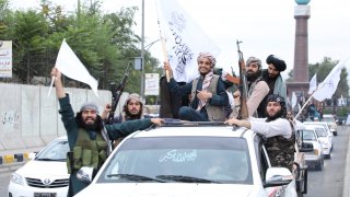 Една фрагментирана и разделена страна във фалит с колабирала здравна система и милиони хора, застрашени от глад