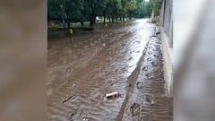 Две улици са разбити от придошлите води