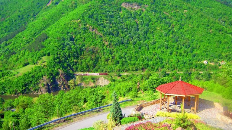 Мястото бързо се превръща в атрактвина туристическа отбивка.