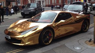 Gold-Ferrari-Spider-London-01