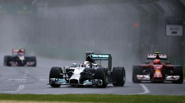 Превъзходството на Mercedes се видя още на старта на сезона в Австралия