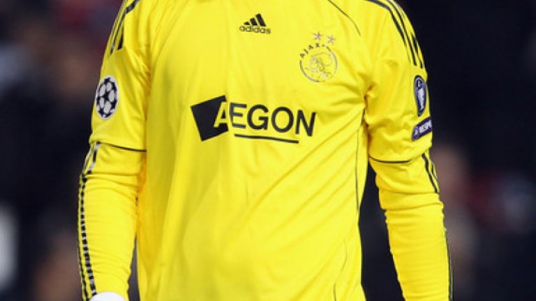 Вратар: Маартен Стекеленбург Беше избран за най-добър футболист на Аякс за сезон 2010/11 и стигна финала на Мондиал 2010 с Холандия, където обаче загуби от Испания в добавеното време.