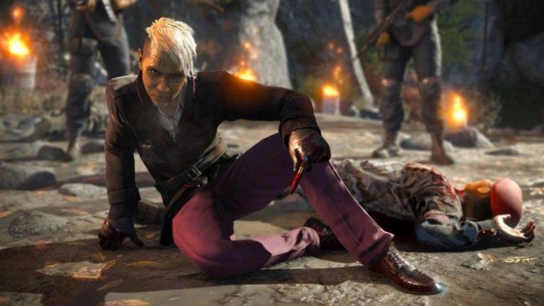 Far Cry 4
В началото на Far Cry 4 се срещаме с Паган Мин - ексцентричния диктатор на измислената хималайска страна Кират. След като очевидно се представя като злодея в играта, той ви отвежда в имението си, където след кратка, но кървава вечеря успявате да избягате с помощта на бунтовниците и така поставяте началото на основната игра.
Но ако просто решите да изчакате на масата, след като Мин напуска, и имате търпението за 15-тина реални минути, ще видите доста по-различно развитие. Диктаторът се завръща, държи се любезно и ви позволява да разпръснете праха на починалата майка. След това дори ще ви повози на своя хеликоптер... и Far Cry 4 свършва. Беше доста лесно, нали?