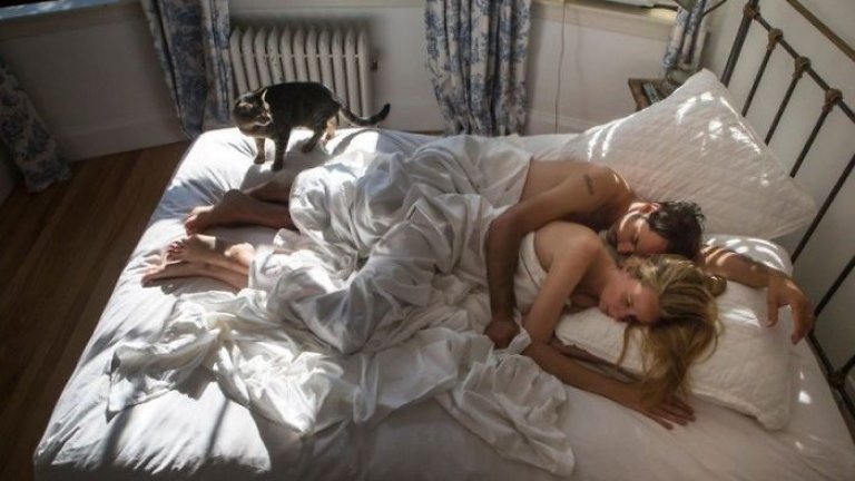 Photo-contest-shows-people-from-different-parts-of-the-USA-in-their-rooms-59d189a2f06a4__700