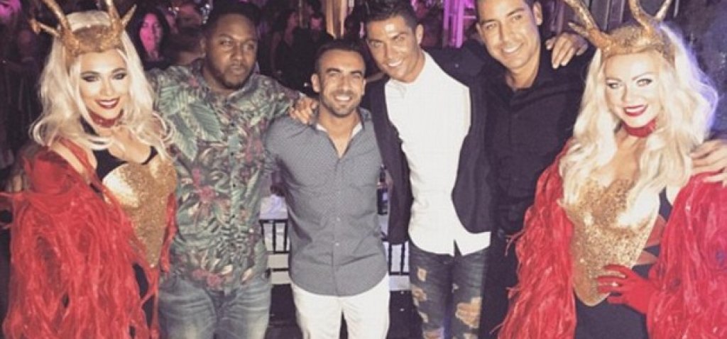 Кристиано Роналдо заложи на купон с приятели.
