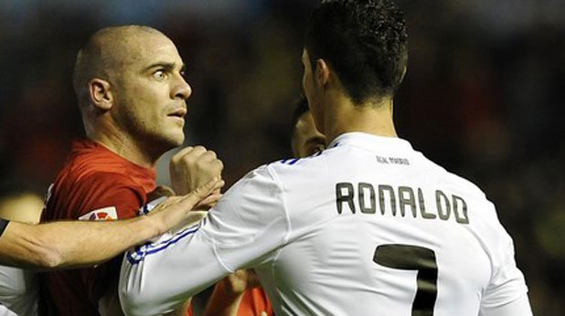 Кристиано Роналдо и Валтер Пандиани се сдърпаха след края на първото полувреме на мача между Осасуна и Реал (Мадрид)